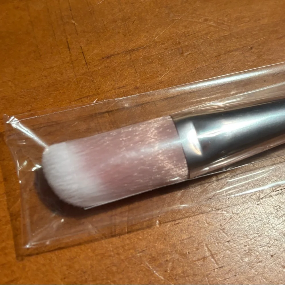 Fenty Beauty Blush Brush 155